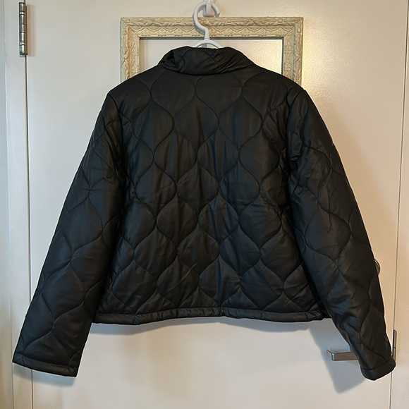 HAUTE MONDE | Mock Neck Quilted Jacket Black - Picture 14 of 16